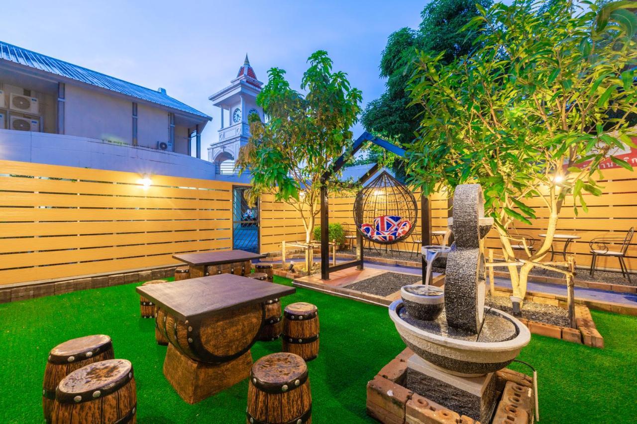 Marco Polo Phuket Poshtel & Bistro Hostel Kültér fotó