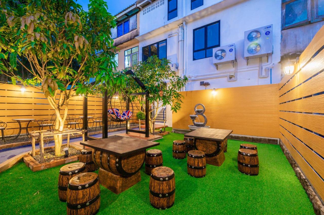 Marco Polo Phuket Poshtel & Bistro Hostel Kültér fotó
