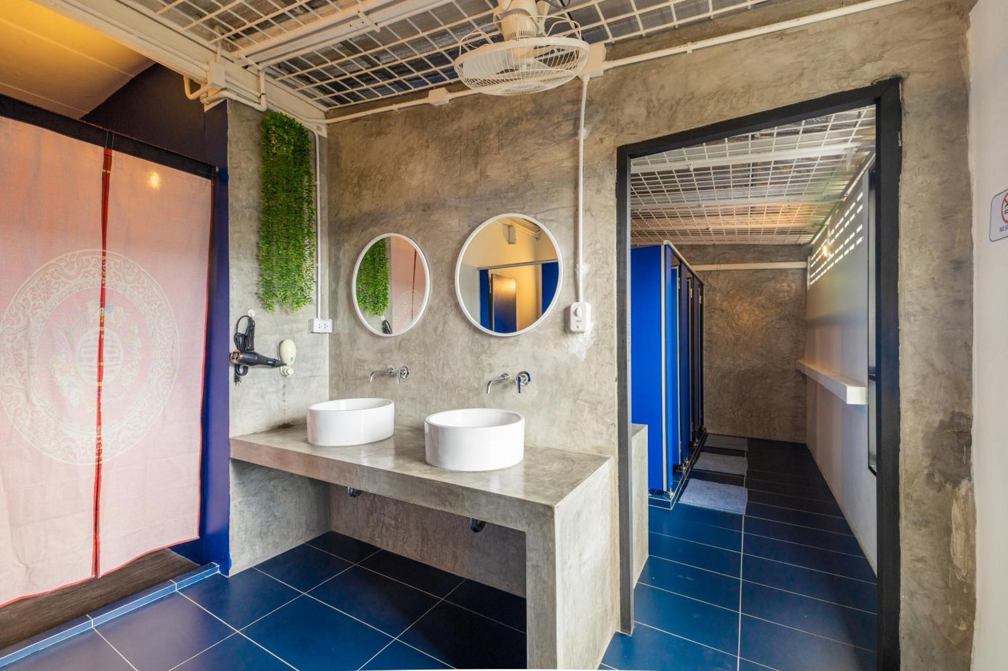 Marco Polo Phuket Poshtel & Bistro Hostel Szoba fotó